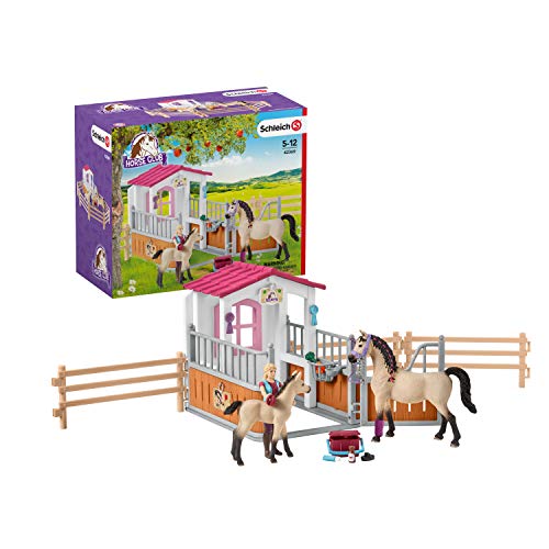 Schleich 42369 Horse Club Spielset - Pferdebox mit Arabern und Pferdepflegerin, Spielzeug ab 5 Jahren
